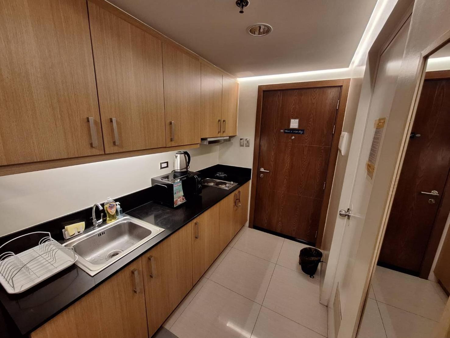Staycation At Shell Residences In Moa Complex Apartment *